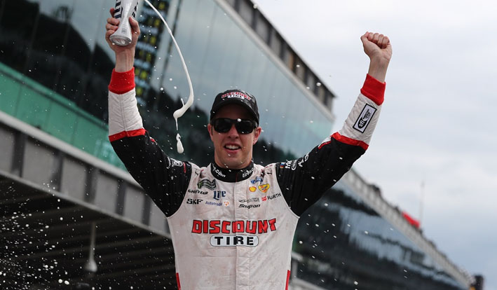 Brad Keselowski is one of the favorites to win the 2018 1000Bulbs.com 500.