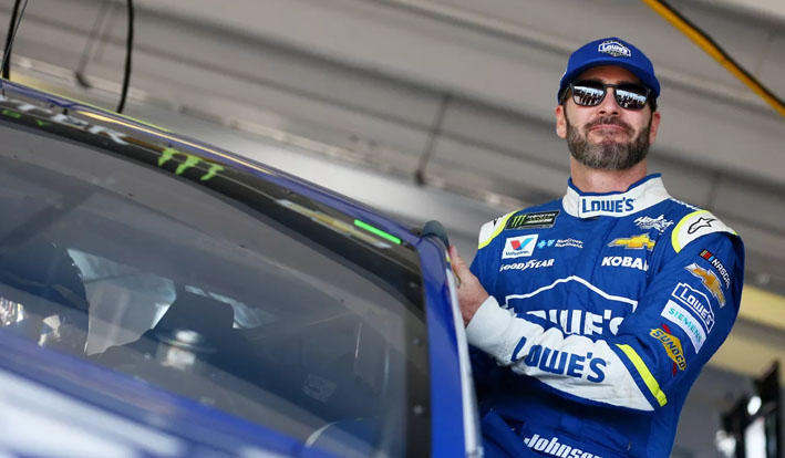 Jimmie Johnson is among the NASCAR Betting favorites to win the 2018 O'Reilly Auto Parts 500.