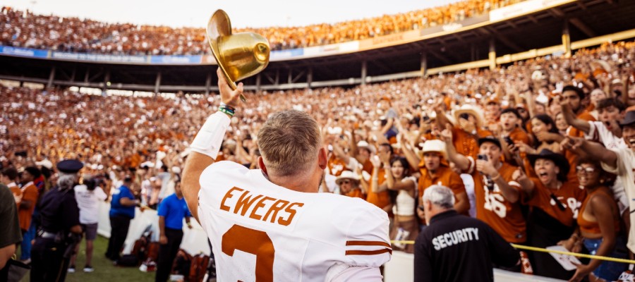 Betting AP Top 25 Teams in the College Football: Texas still on top & Oregon moves up