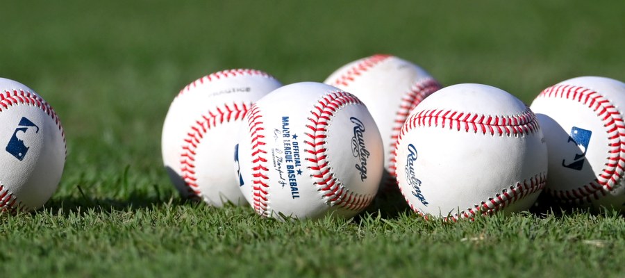 Early MLB National League Central Winners Odds for 2024 Season
